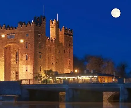 Oakley B&B 에니스